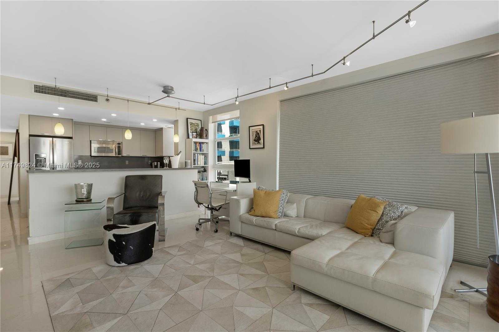 Small Image of 200 OCEAN DR #5D, Miami Beach Number 5