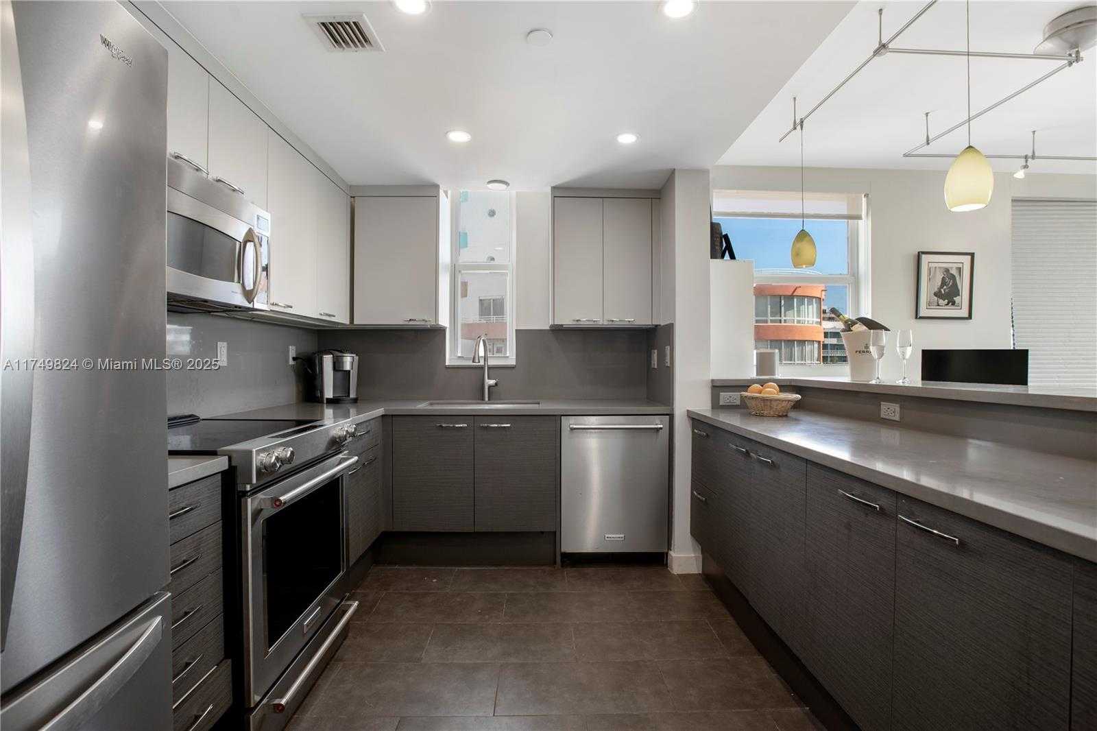 Small Image of 200 OCEAN DR #5D, Miami Beach Number 8