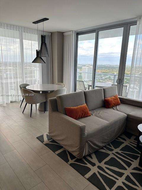 Small Image of 4010 SOUTH OCEAN DR #R2702, Hollywood Number 10