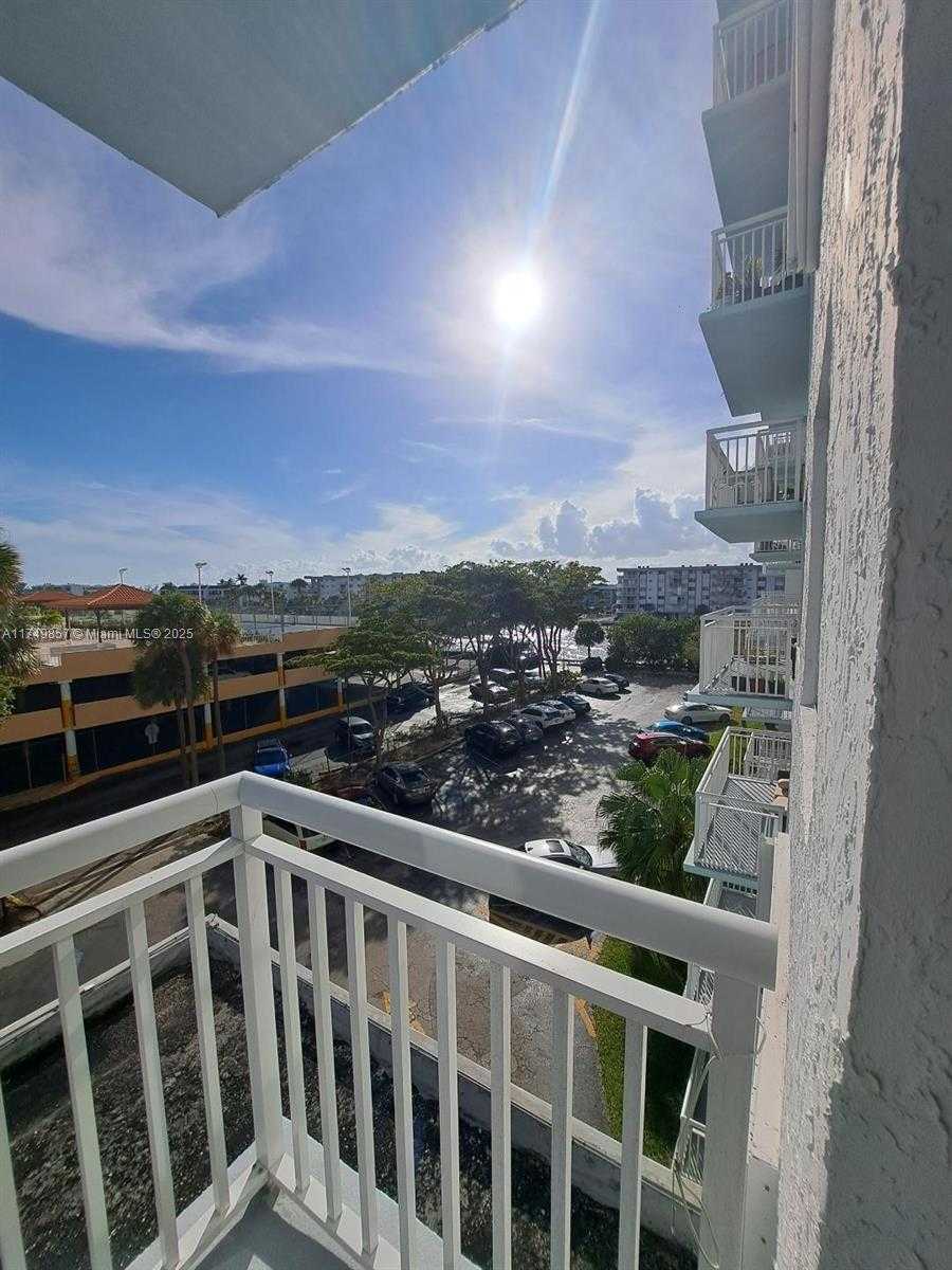 Small Image of 301 174TH ST #408, Sunny Isles Beach Number 10