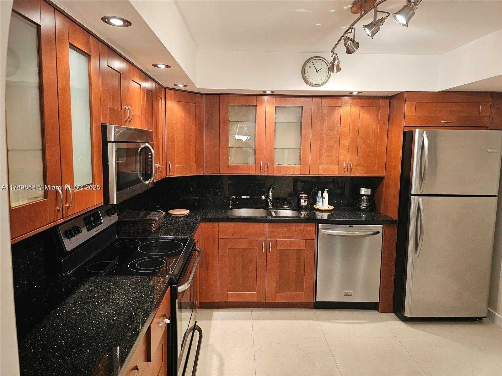Small Image of 301 174TH ST #408, Sunny Isles Beach Number 3