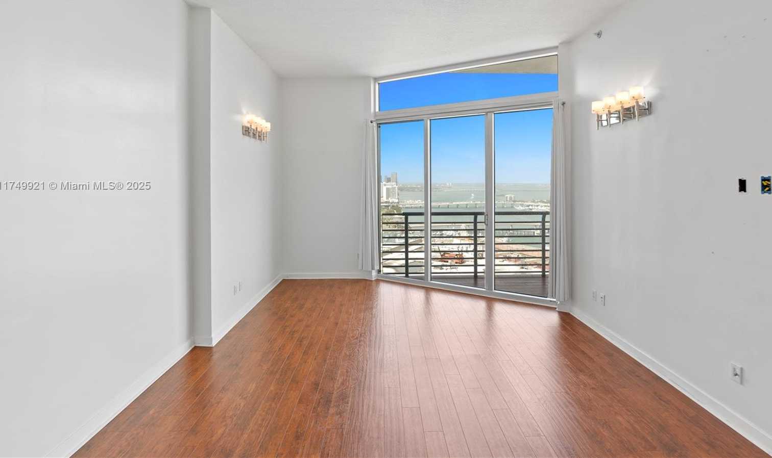 Small Image of 335 SOUTH BISCAYNE BLVD #UPH02, Miami Number 11