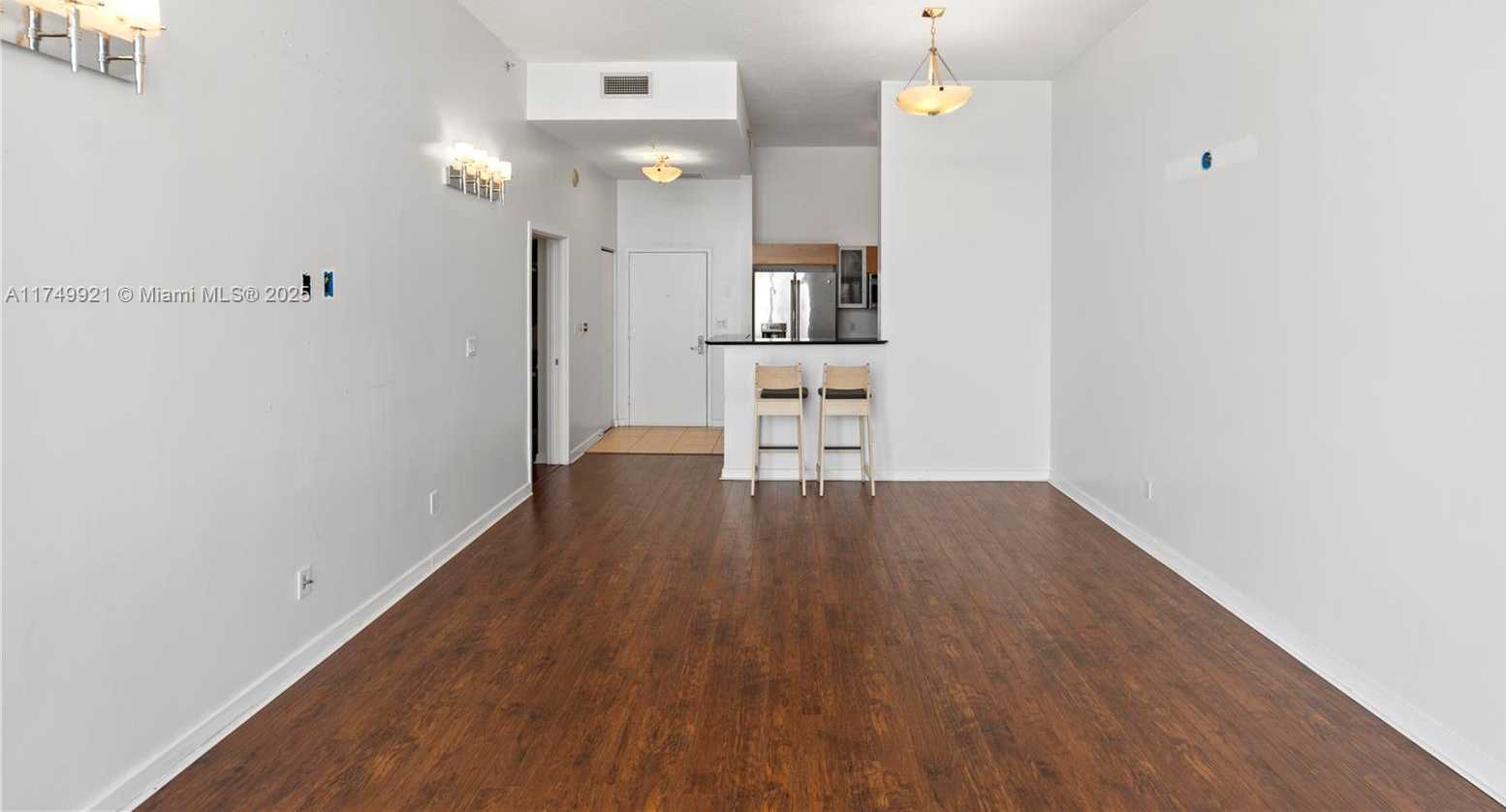 Small Image of 335 SOUTH BISCAYNE BLVD #UPH02, Miami Number 19