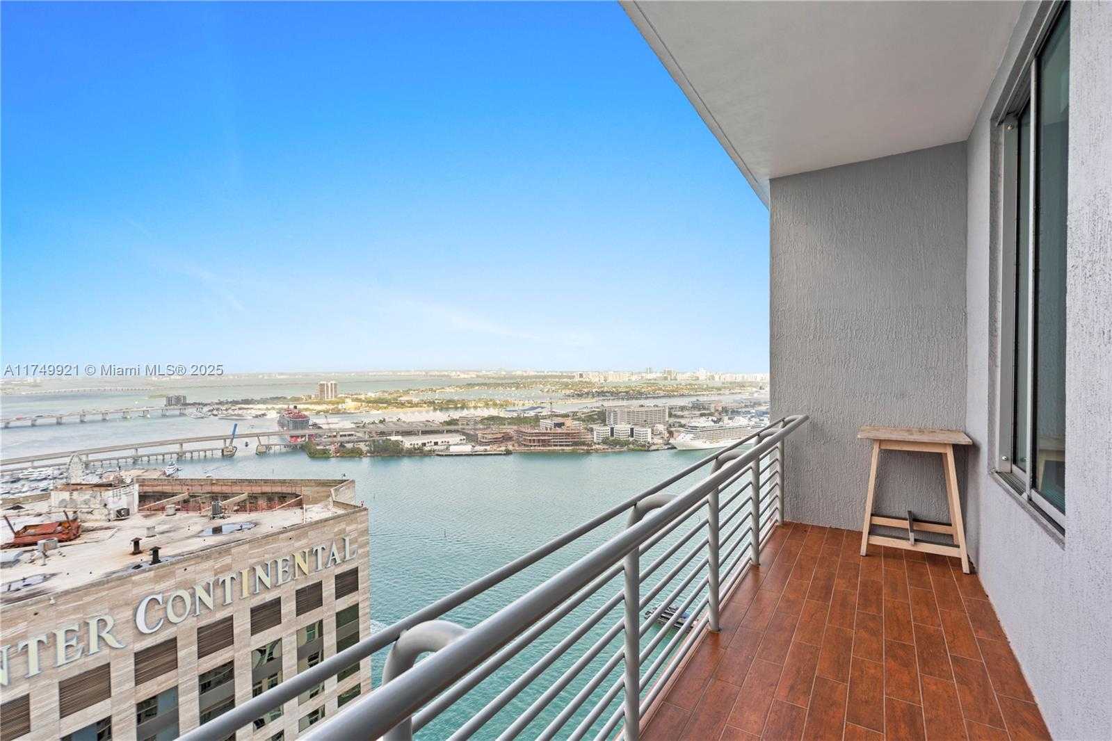 Small Image of 335 SOUTH BISCAYNE BLVD #UPH02, Miami Number 2