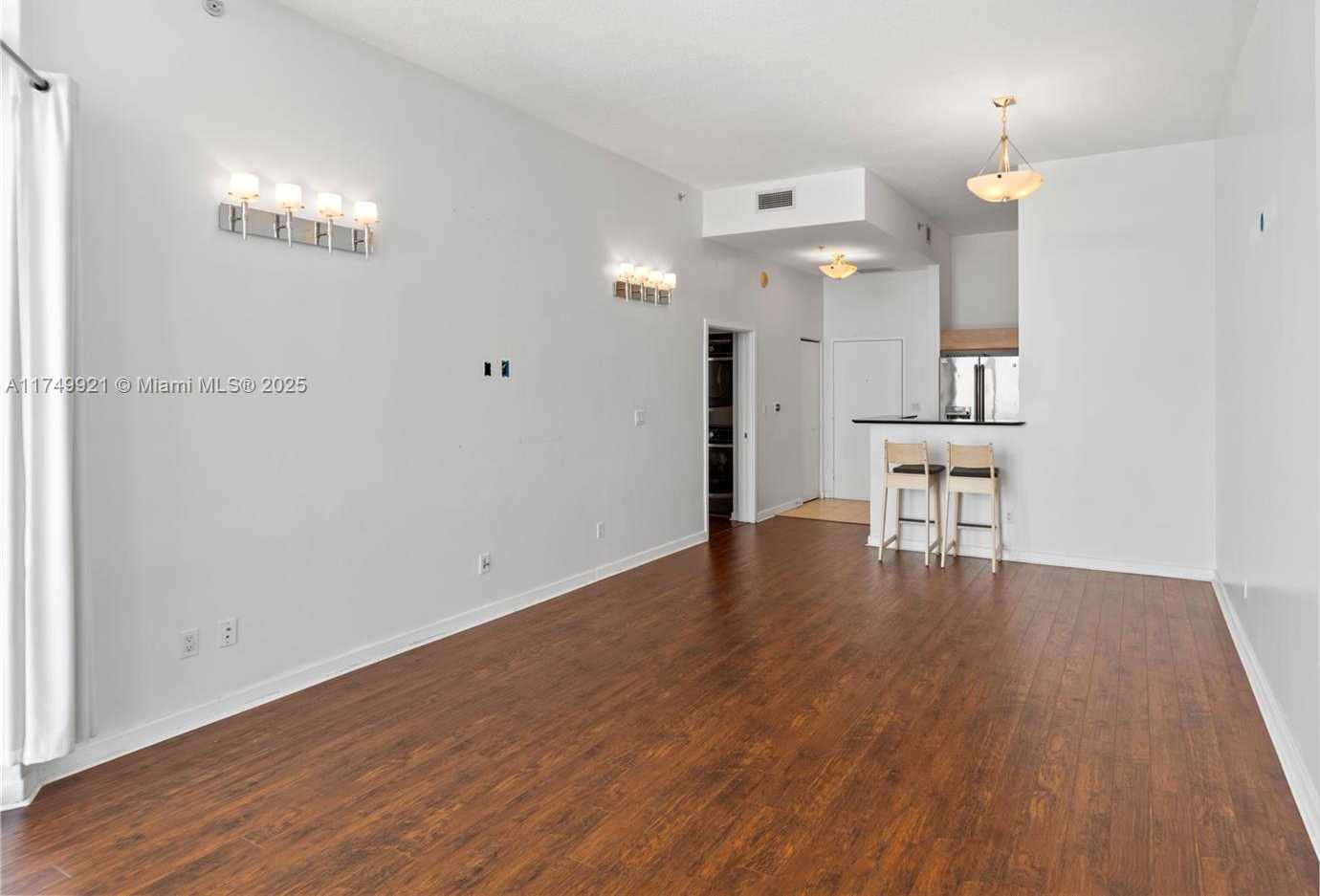 Small Image of 335 SOUTH BISCAYNE BLVD #UPH02, Miami Number 21