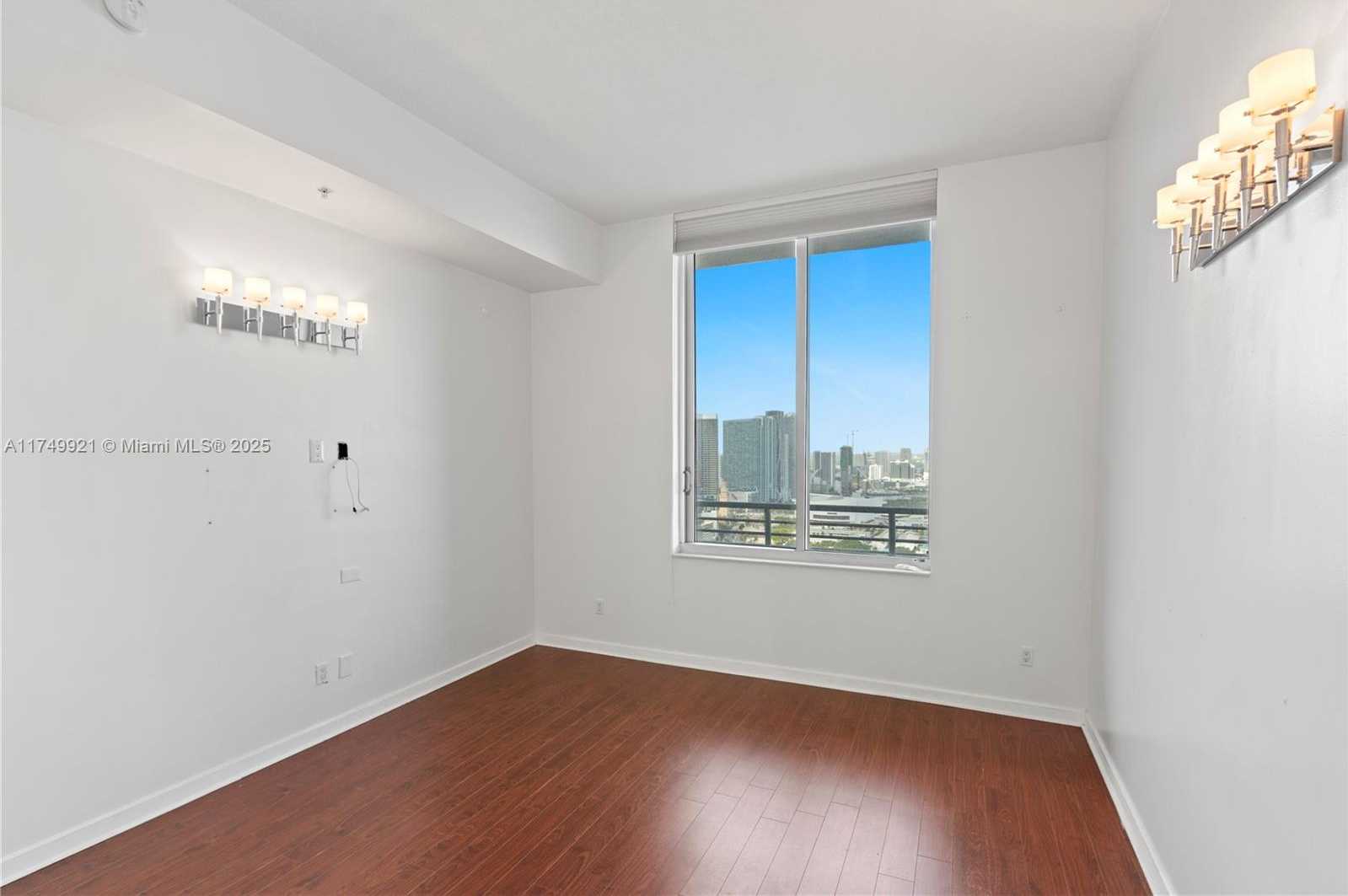 Small Image of 335 SOUTH BISCAYNE BLVD #UPH02, Miami Number 32