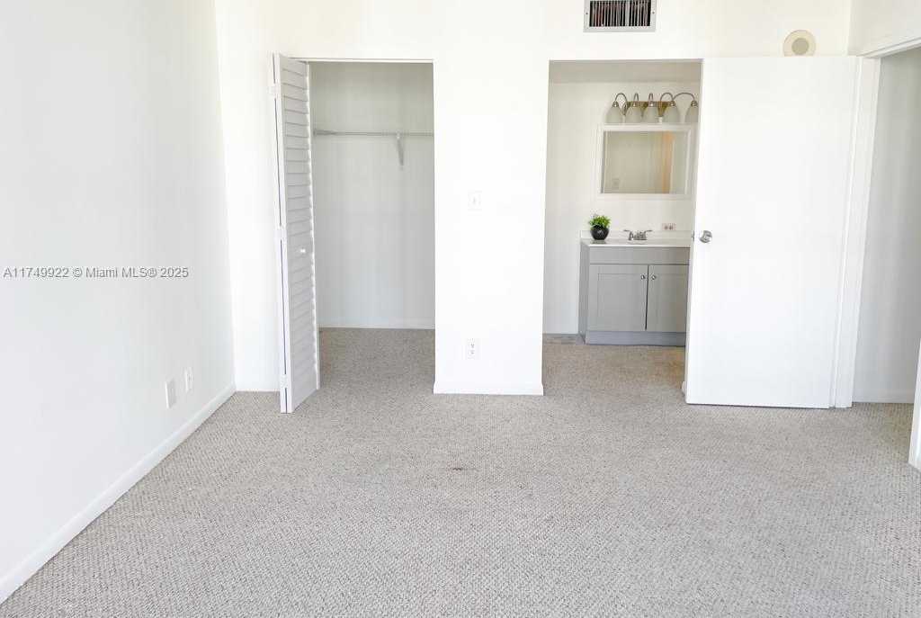 Small Image of 16919 NORTH BAY RD #706, Sunny Isles Beach Number 11