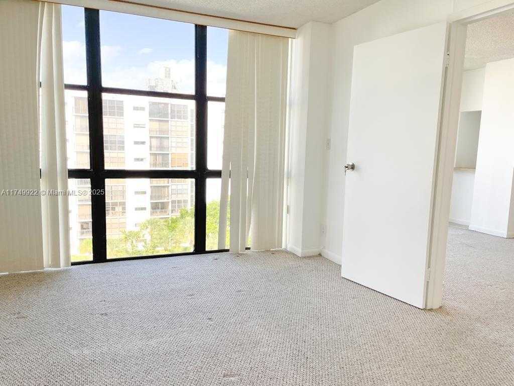 Small Image of 16919 NORTH BAY RD #706, Sunny Isles Beach Number 17