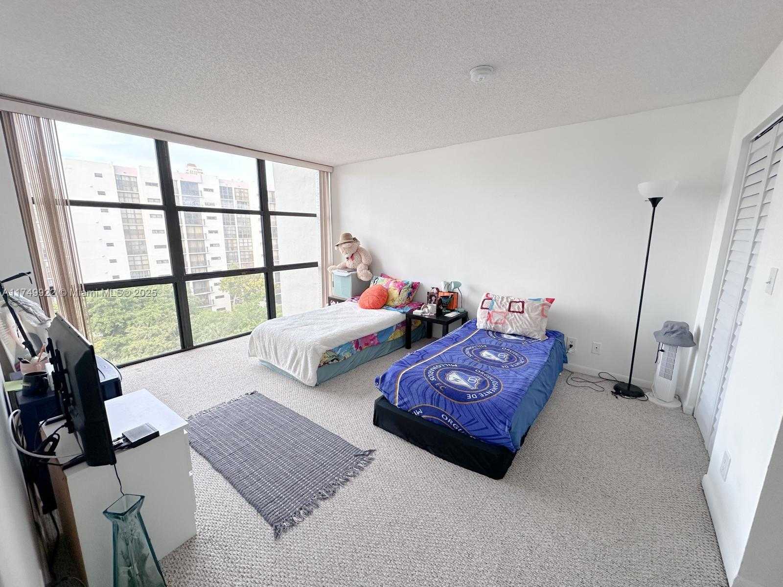 Small Image of 16919 NORTH BAY RD #706, Sunny Isles Beach Number 23