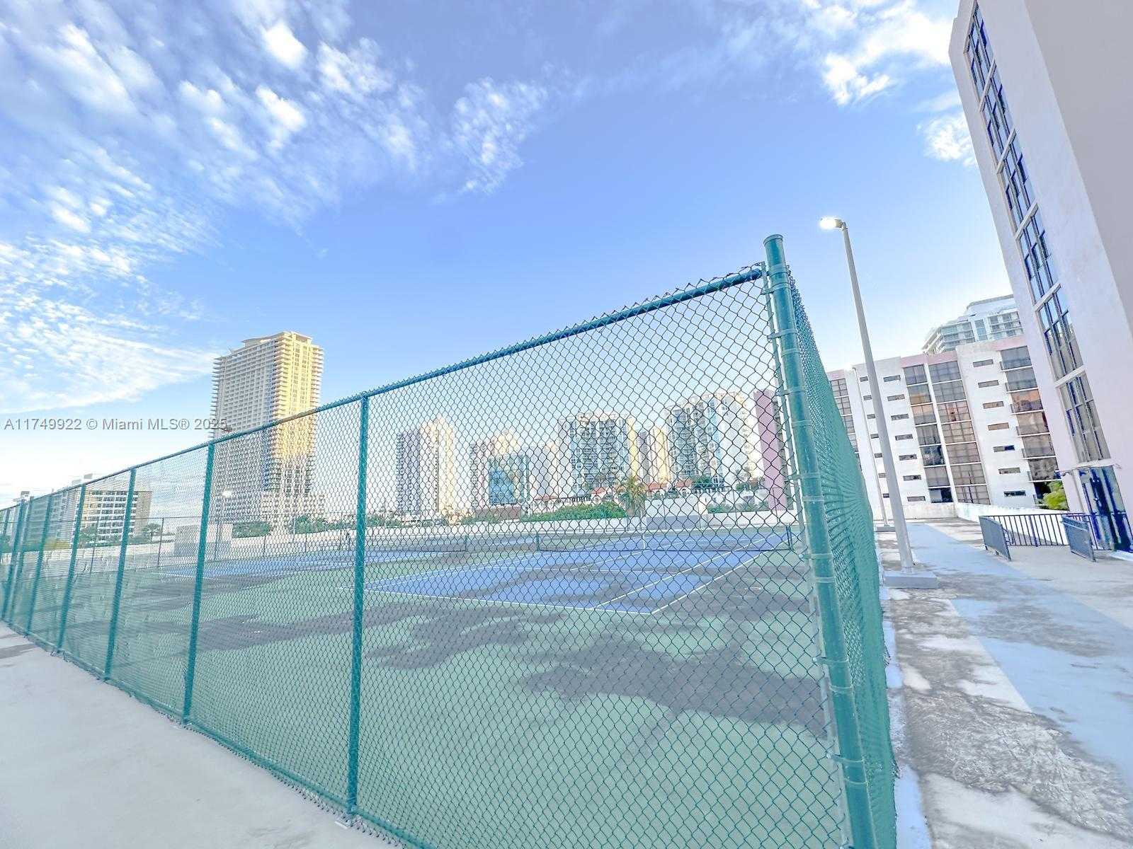 Small Image of 16919 NORTH BAY RD #706, Sunny Isles Beach Number 28