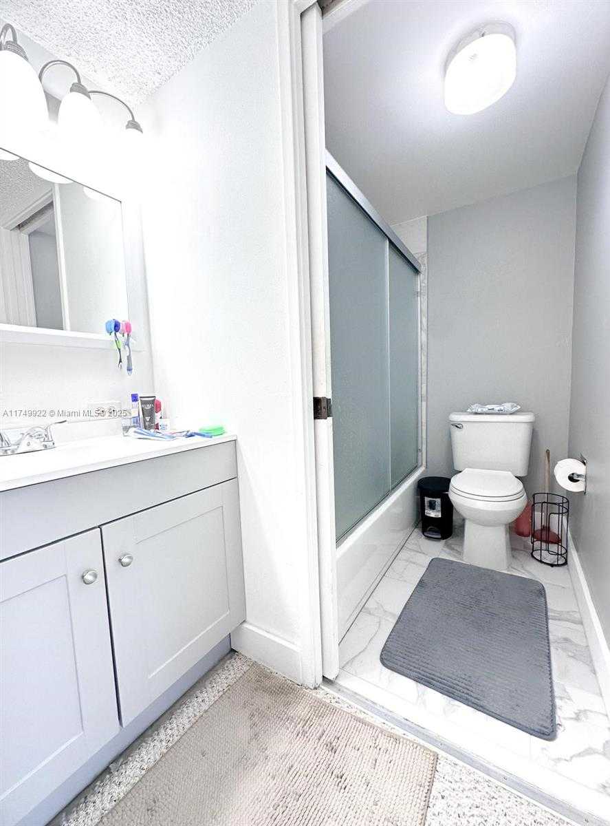 Small Image of 16919 NORTH BAY RD #706, Sunny Isles Beach Number 34