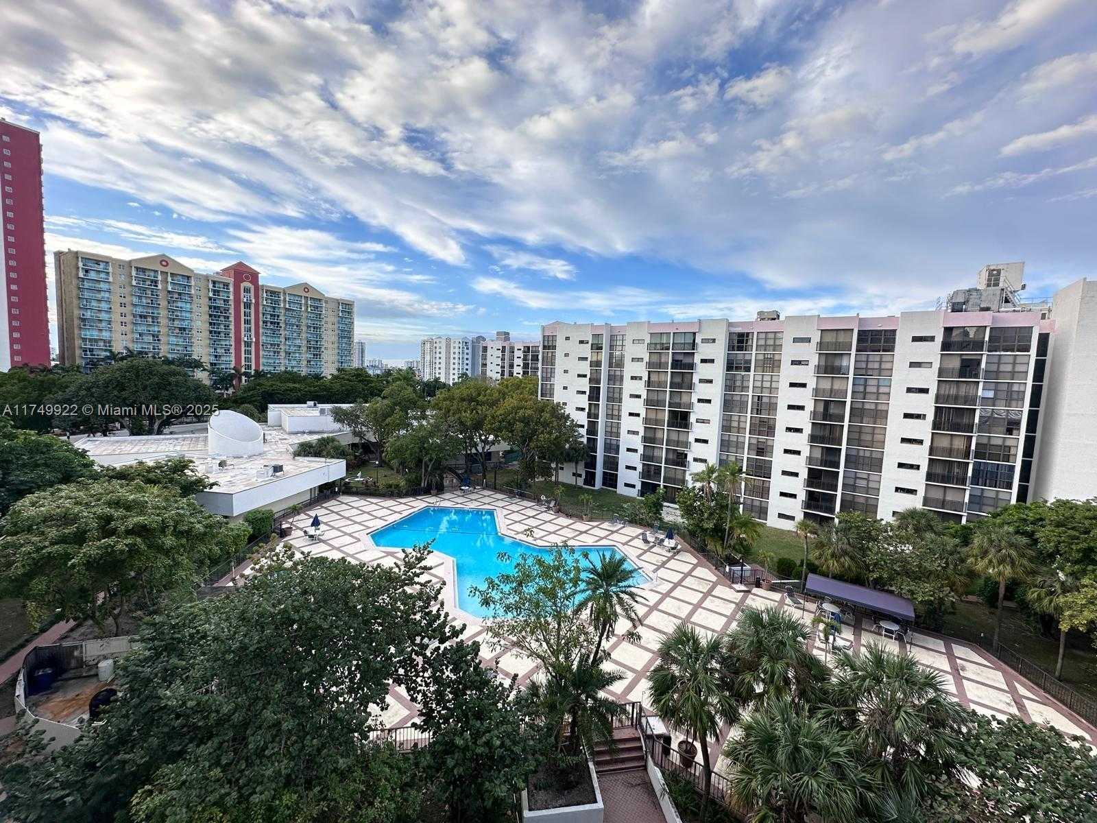 Small Image of 16919 NORTH BAY RD #706, Sunny Isles Beach Number 38