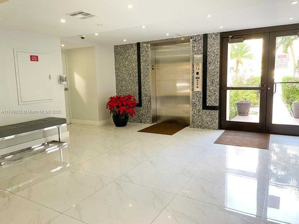Small Image of 16919 NORTH BAY RD #706, Sunny Isles Beach Number 5