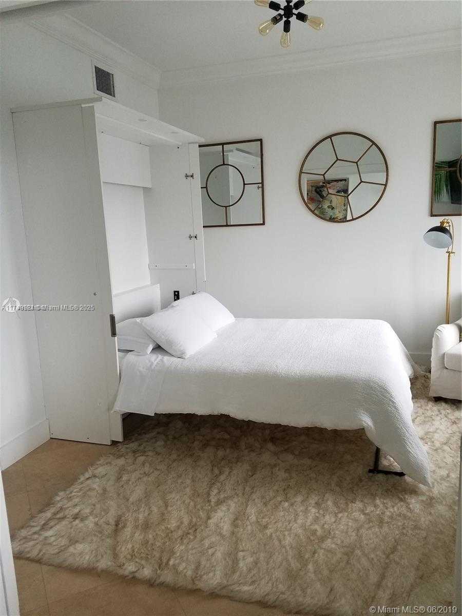 Small Image of 2301 COLLINS AVE #PH18, Miami Beach Number 12