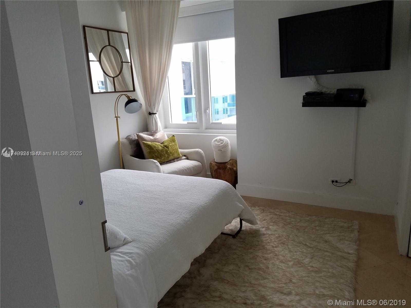 Small Image of 2301 COLLINS AVE #PH18, Miami Beach Number 13