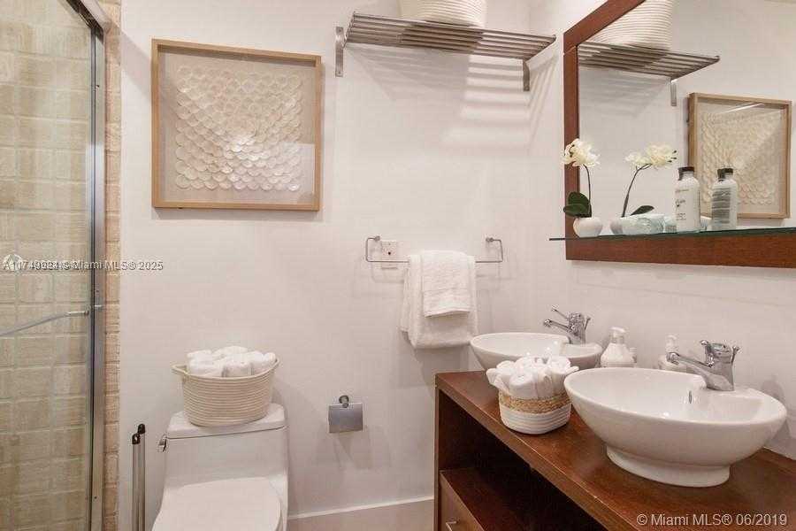 Small Image of 2301 COLLINS AVE #PH18, Miami Beach Number 14