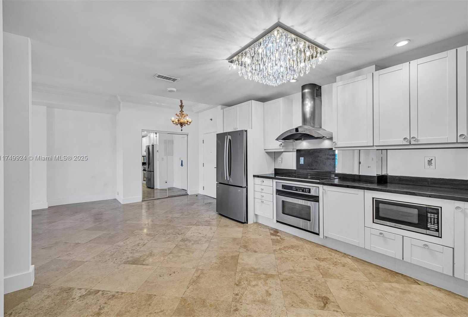 Small Image of 2301 COLLINS AVE #PH18, Miami Beach Number 20