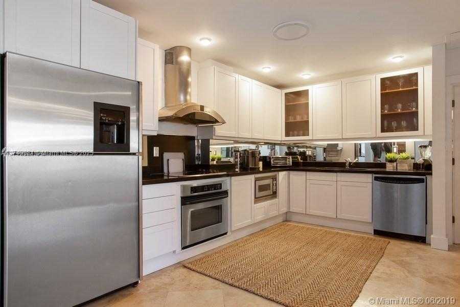 Small Image of 2301 COLLINS AVE #PH18, Miami Beach Number 8