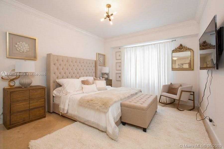 Small Image of 2301 COLLINS AVE #PH18, Miami Beach Number 9