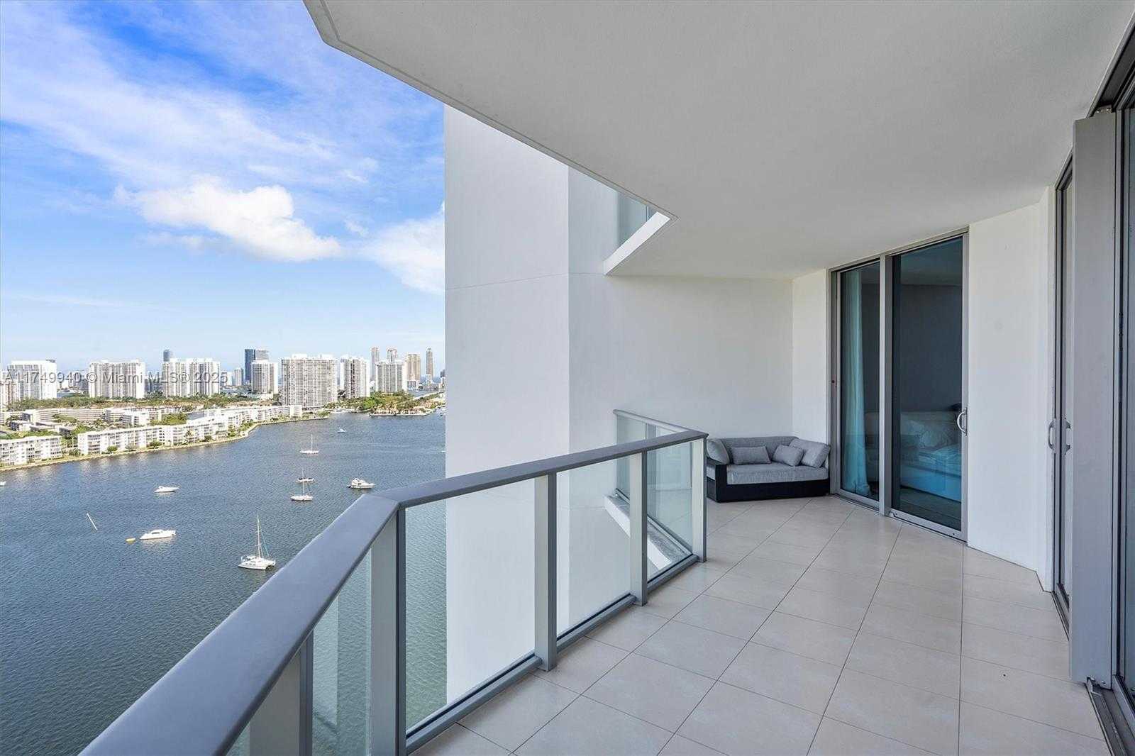 Small Image of 17301 BISCAYNE BLVD #2108, North Miami Beach Number 3