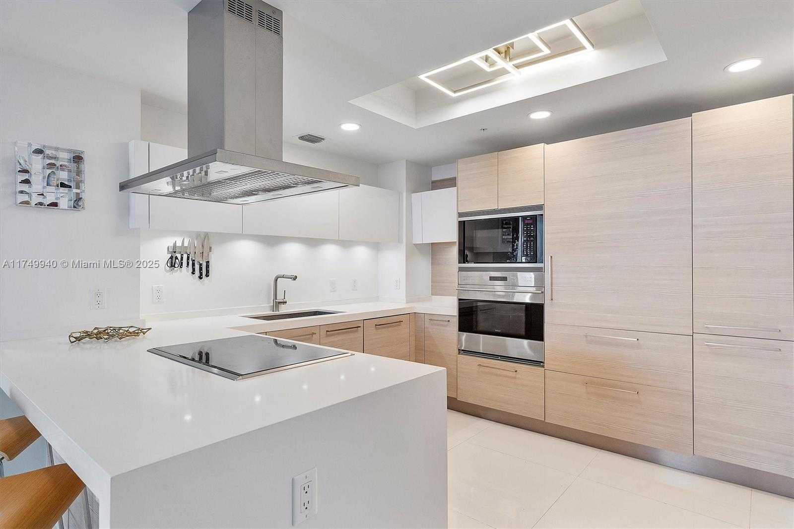 Small Image of 17301 BISCAYNE BLVD #2108, North Miami Beach Number 9