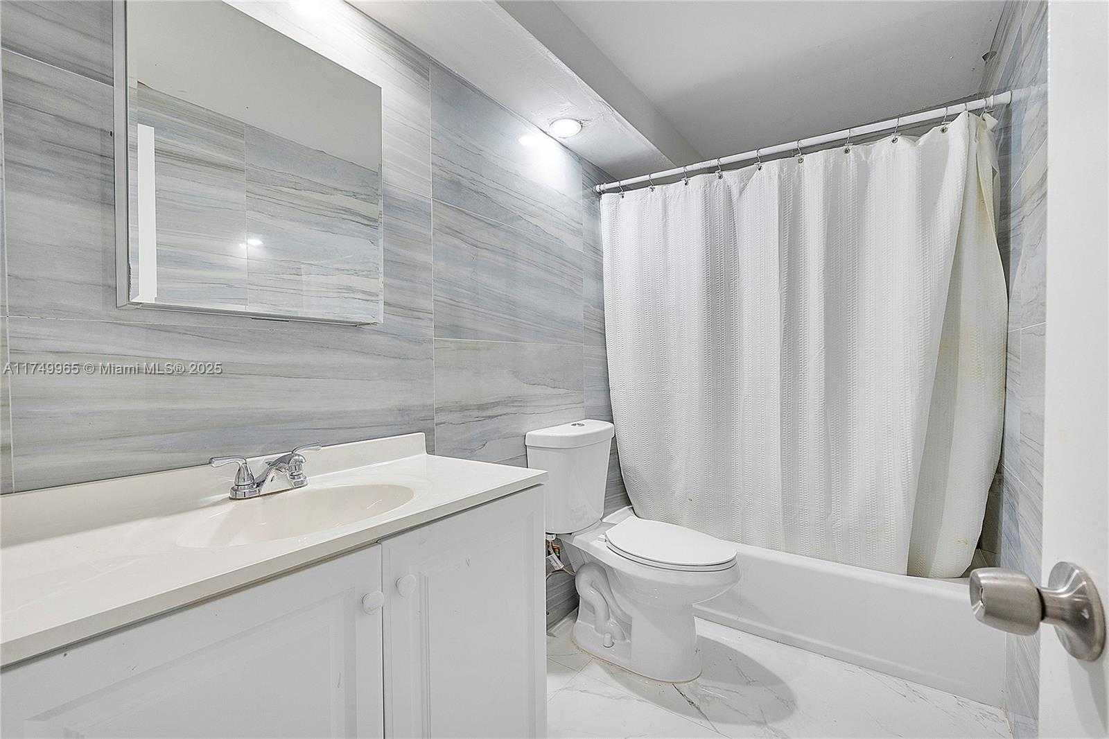Small Image of 5005 COLLINS AVE #222, Miami Beach Number 16
