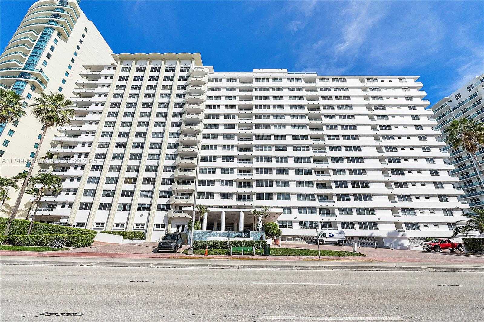 Small Image of 5005 COLLINS AVE #222, Miami Beach Number 2