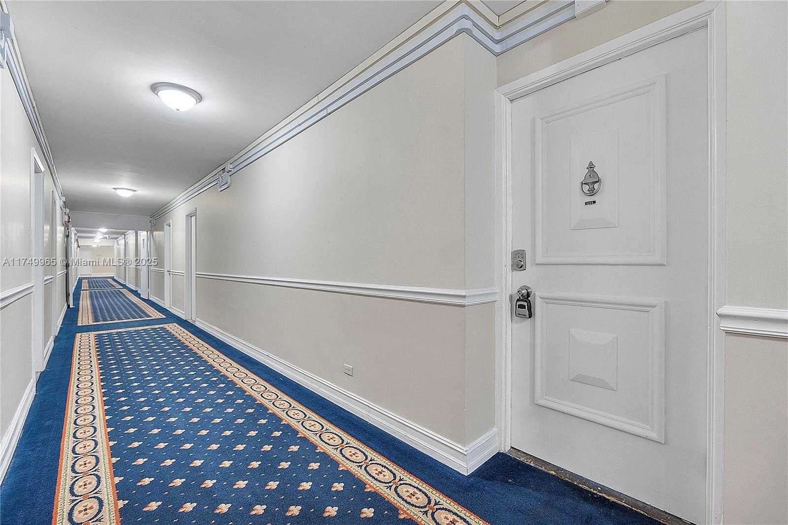 Small Image of 5005 COLLINS AVE #222, Miami Beach Number 3
