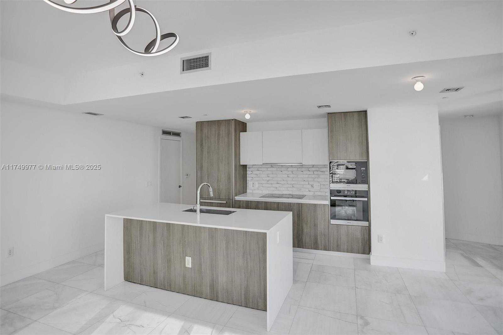 Small Image of 2900 NORTH EAST 7TH AVE #1601, Miami Number 4
