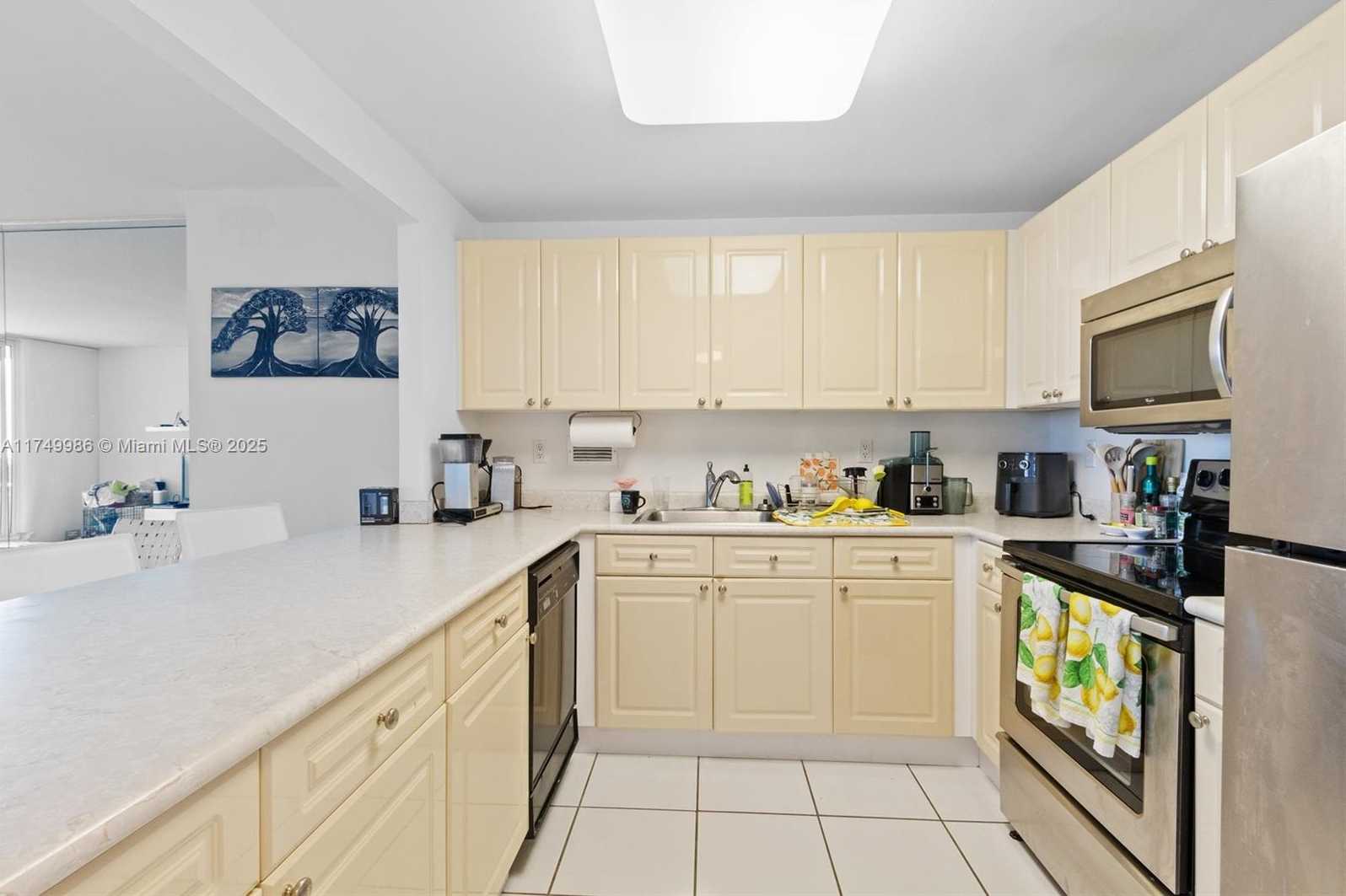Small Image of 2301 COLLINS AVE #504, Miami Beach Number 10