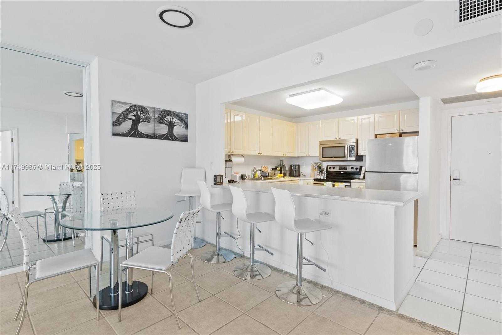 Small Image of 2301 COLLINS AVE #504, Miami Beach Number 8