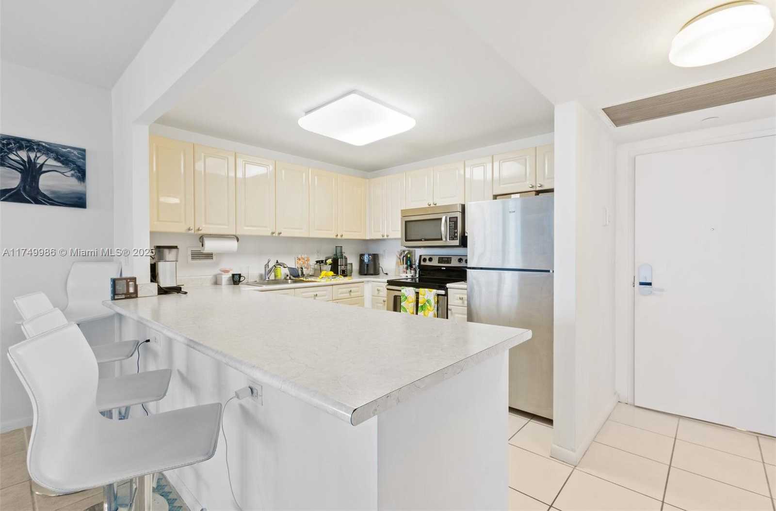 Small Image of 2301 COLLINS AVE #504, Miami Beach Number 9