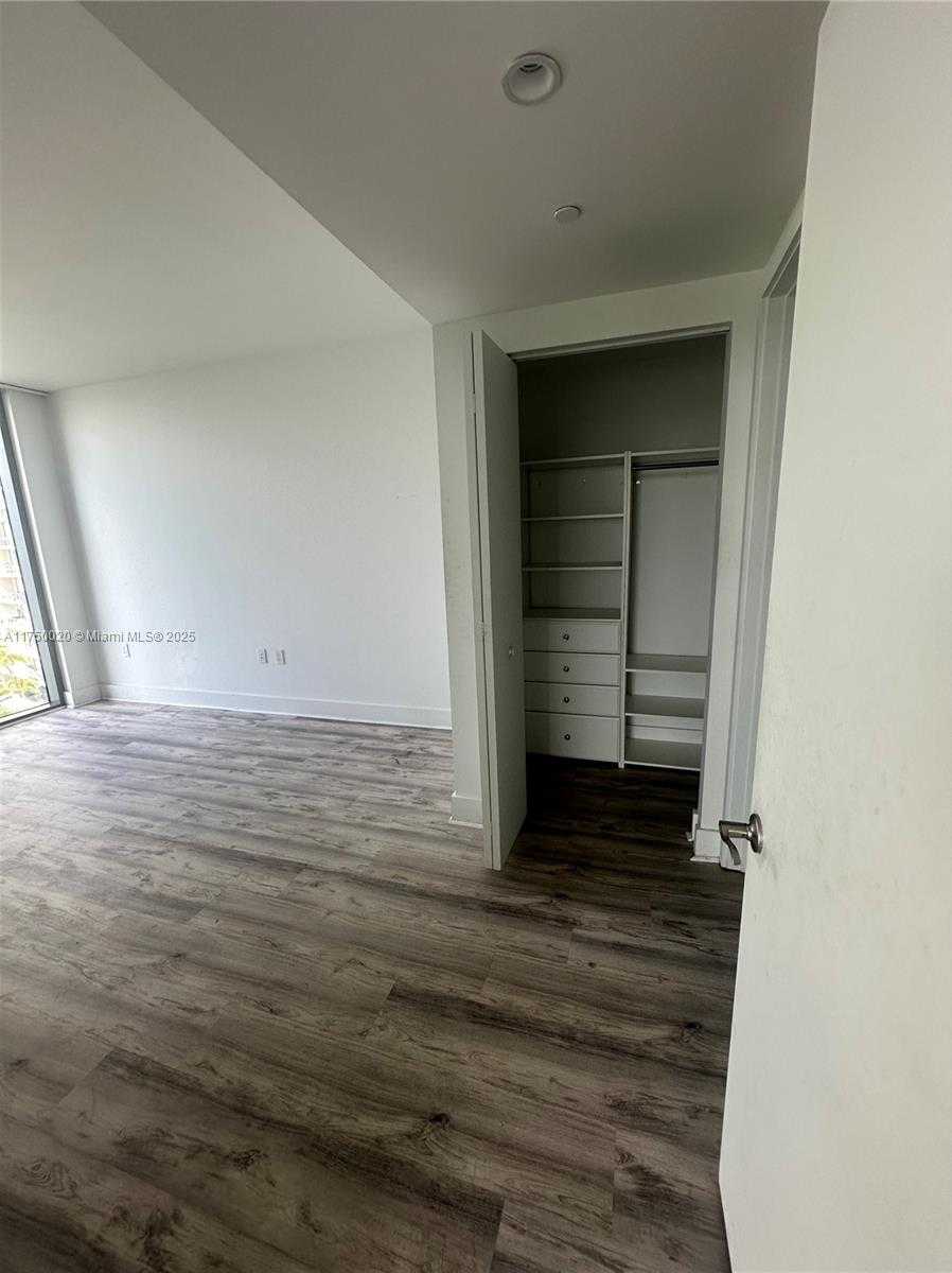 Small Image of 121 NORTH EAST 34TH ST #1416, Miami Number 10