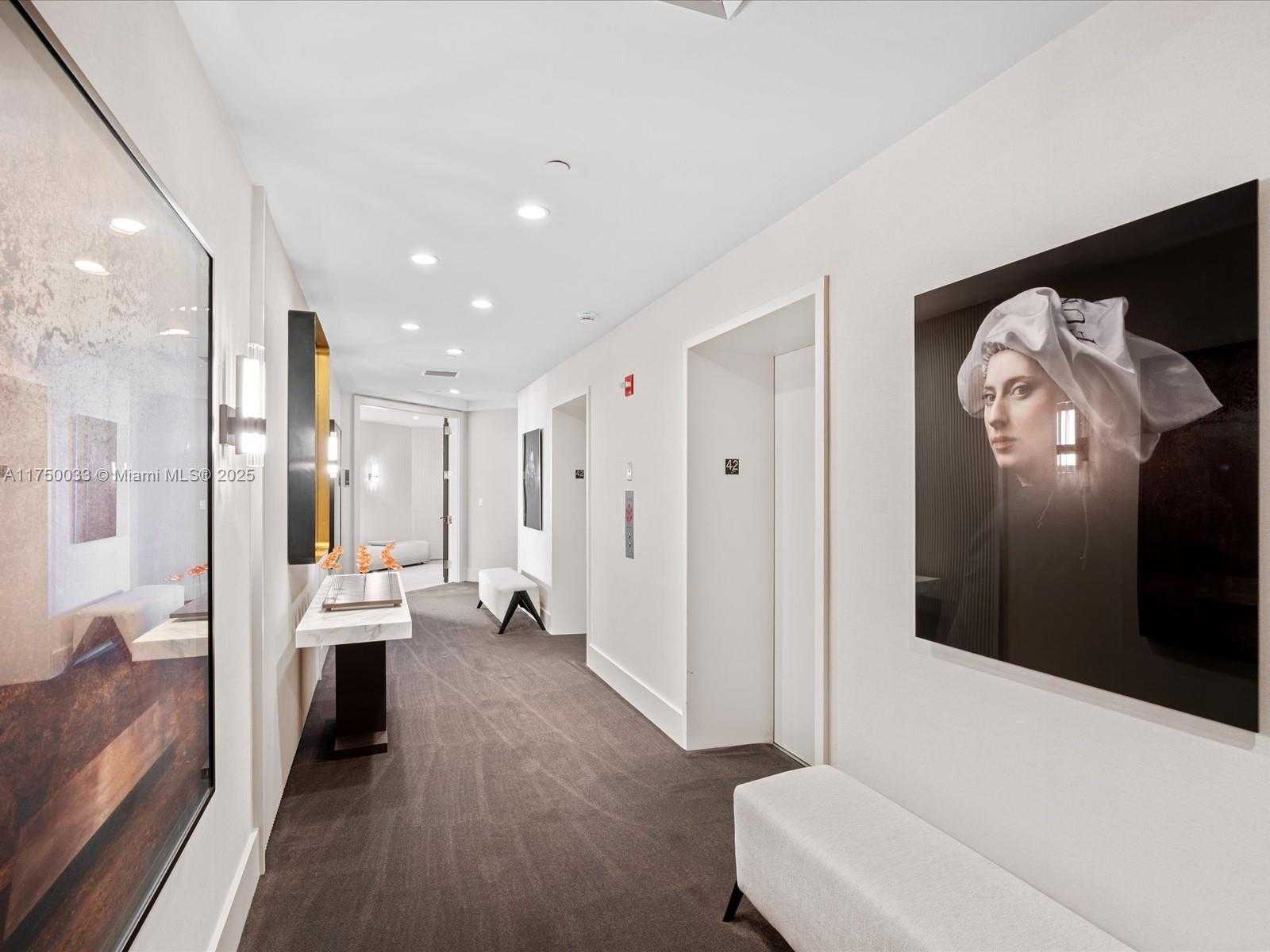 Small Image of 1425 BRICKELL AVE #42F, Miami Number 2