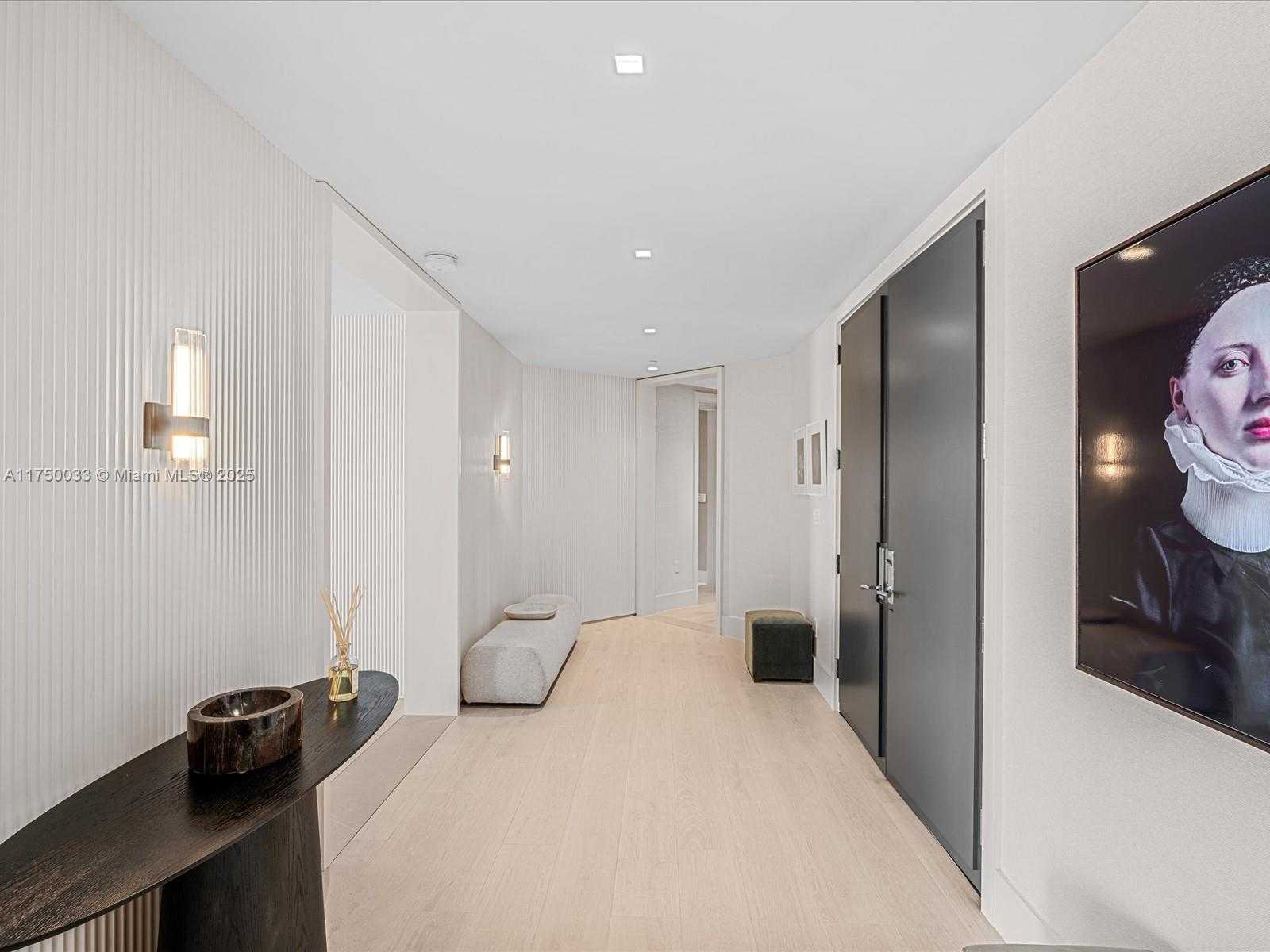 Small Image of 1425 BRICKELL AVE #42F, Miami Number 4