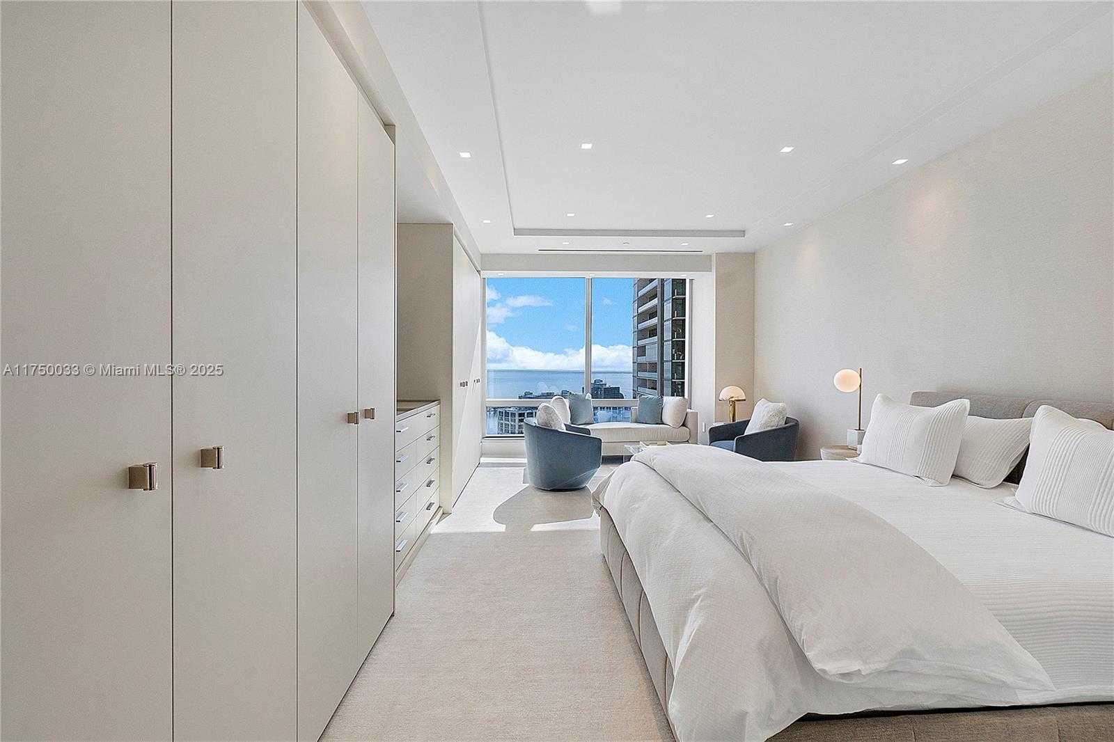 Small Image of 1425 BRICKELL AVE #42F, Miami Number 44