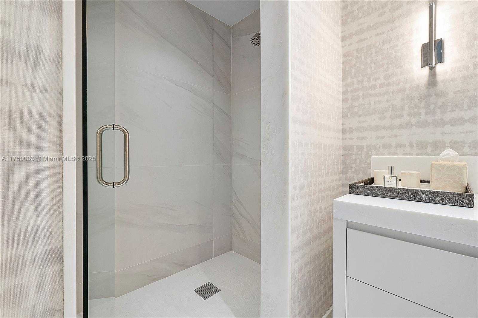 Small Image of 1425 BRICKELL AVE #42F, Miami Number 49
