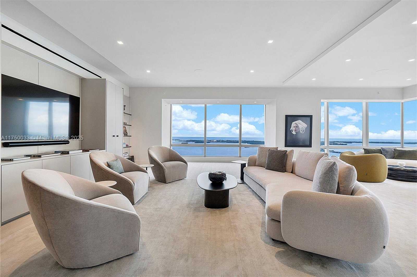 Small Image of 1425 BRICKELL AVE #42F, Miami Number 5