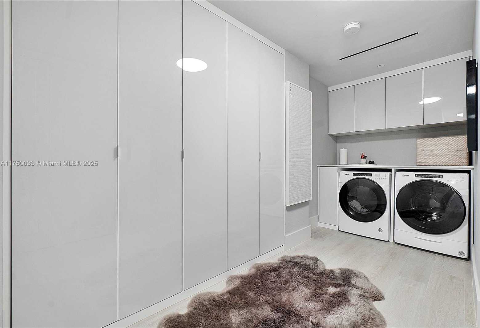 Small Image of 1425 BRICKELL AVE #42F, Miami Number 51