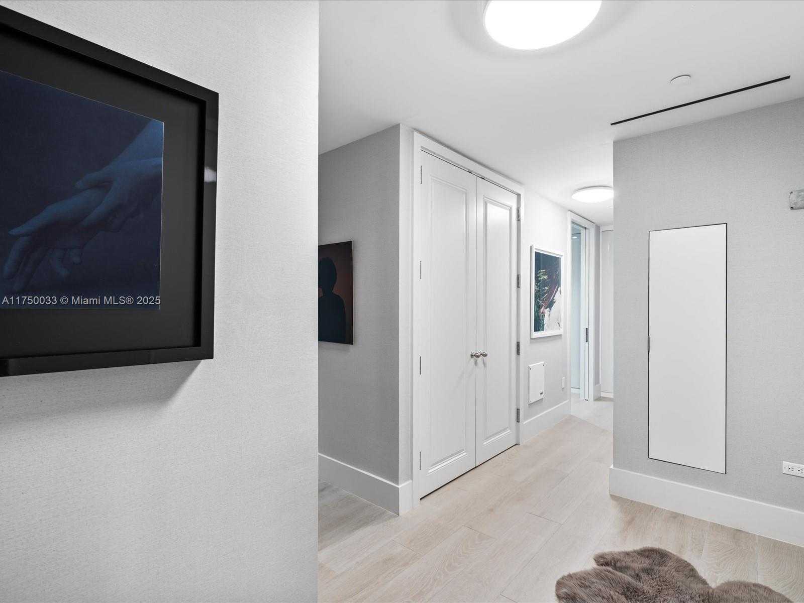 Small Image of 1425 BRICKELL AVE #42F, Miami Number 54