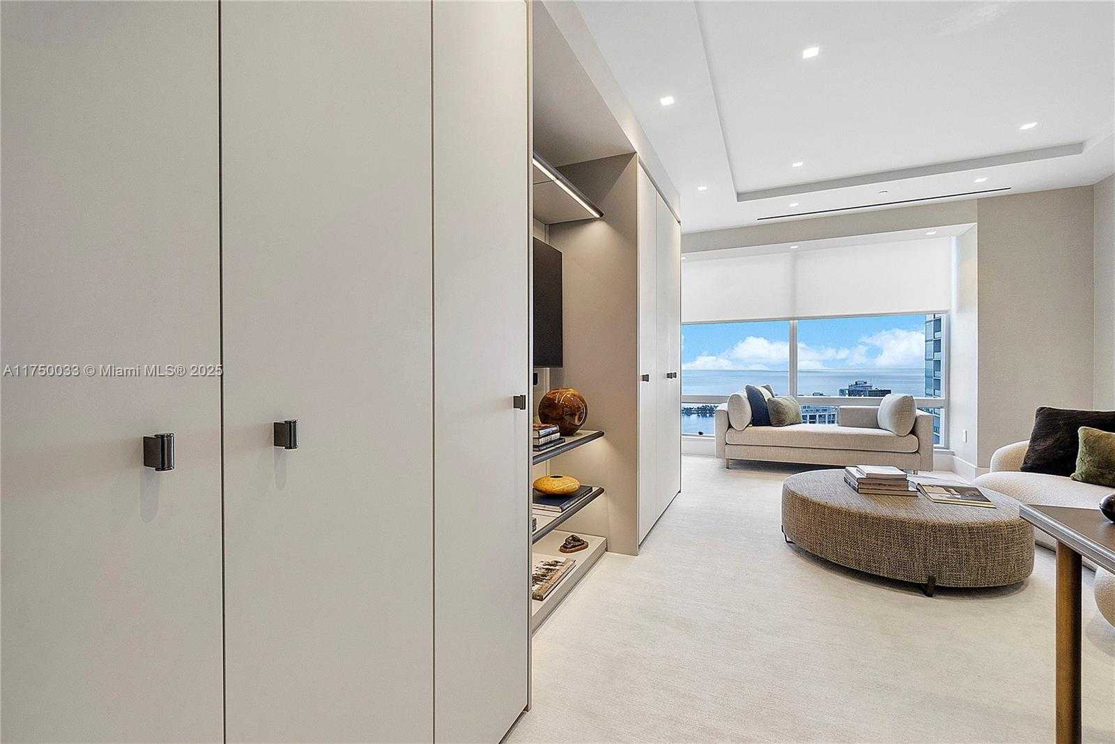 Small Image of 1425 BRICKELL AVE #42F, Miami Number 58