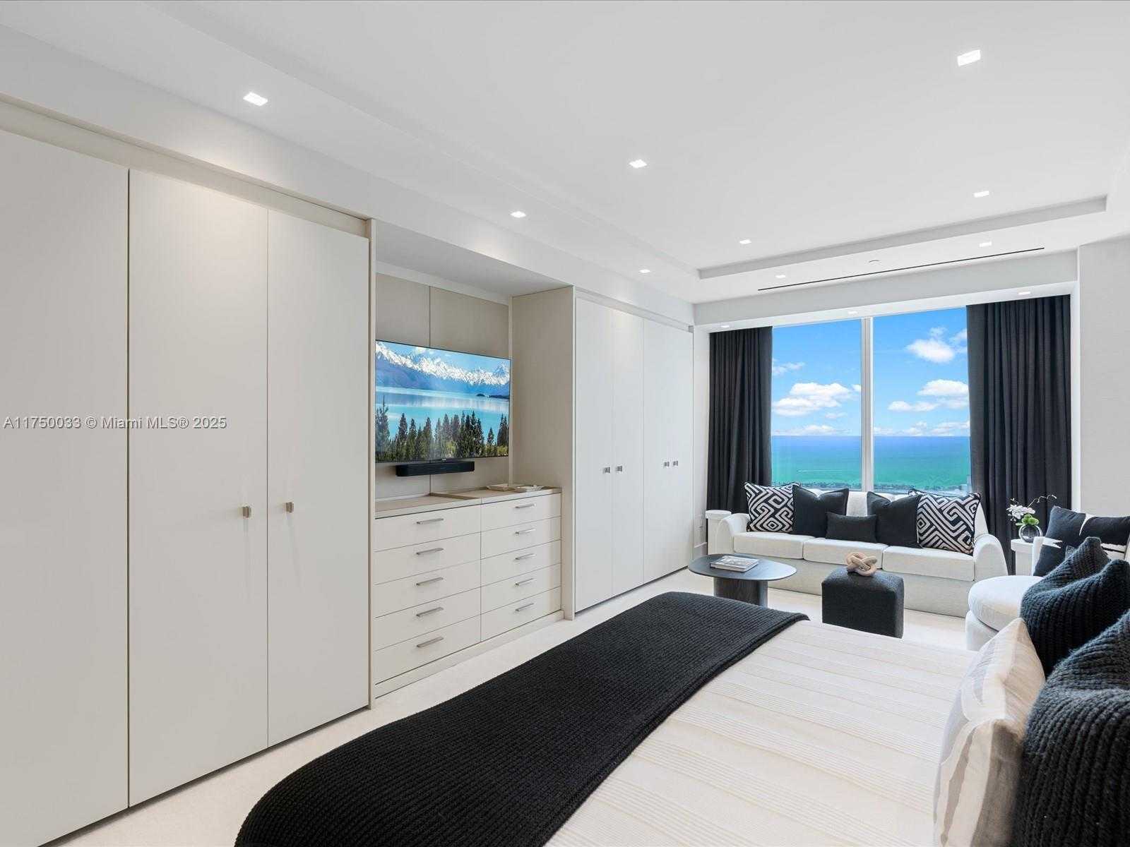 Small Image of 1425 BRICKELL AVE #42F, Miami Number 61