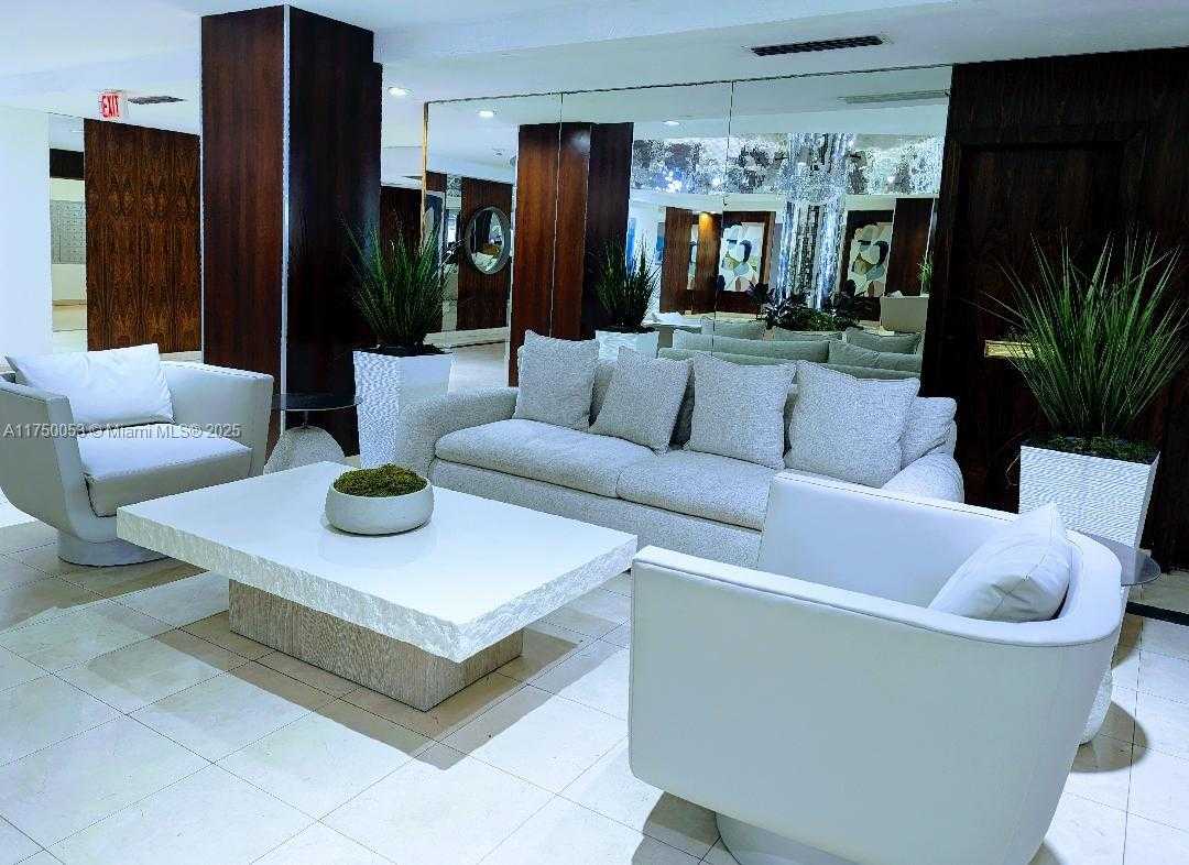Small Image of 2655 COLLINS AVE #1505, Miami Beach Number 12