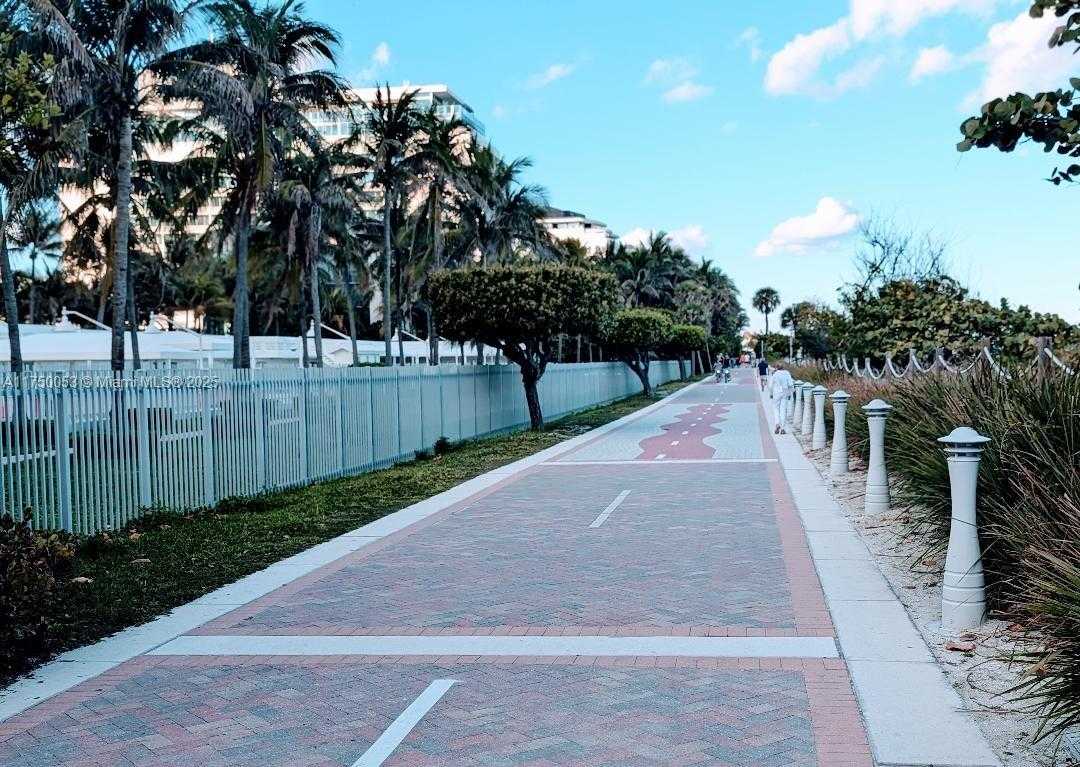 Small Image of 2655 COLLINS AVE #1505, Miami Beach Number 25