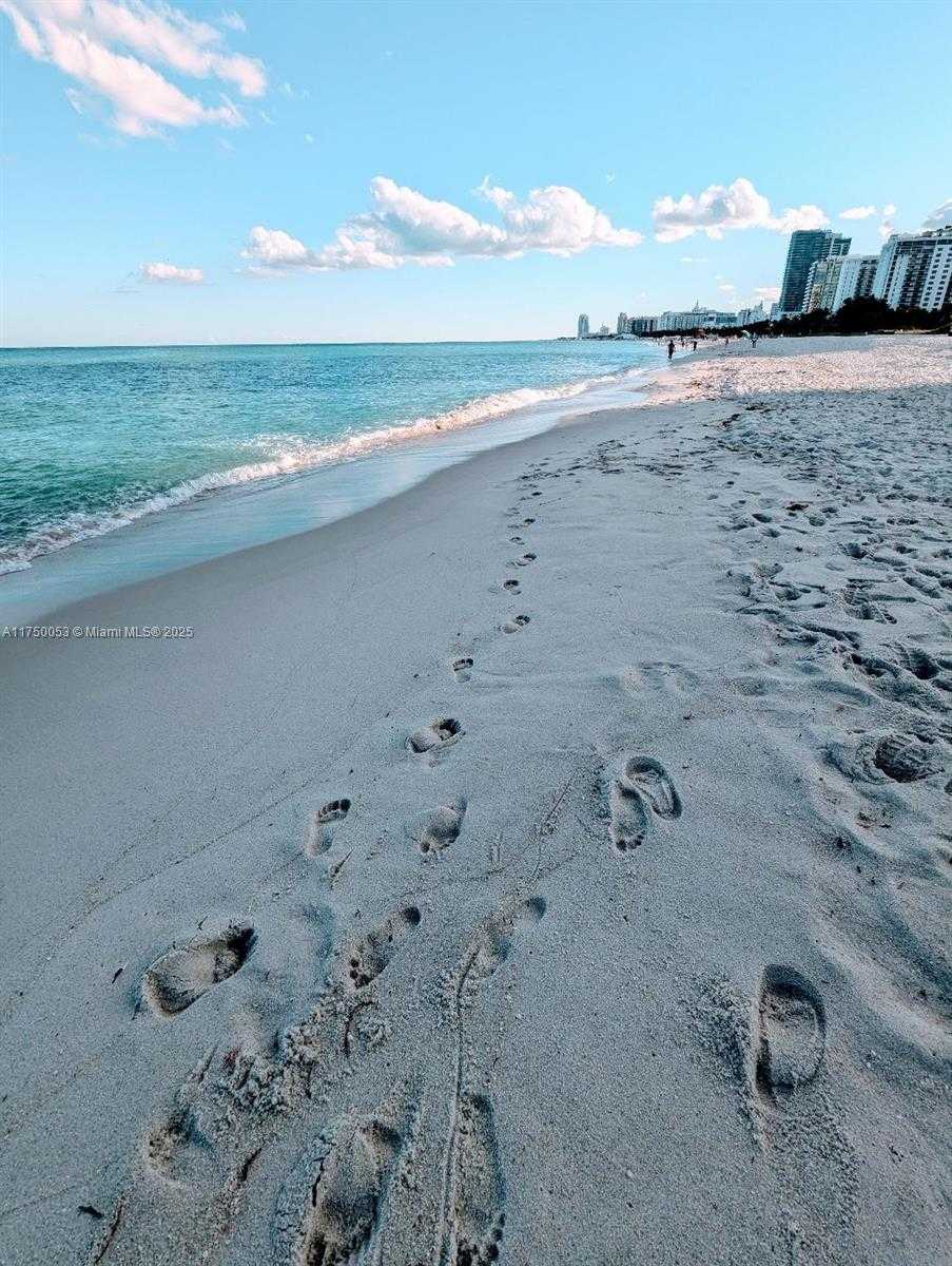 Small Image of 2655 COLLINS AVE #1505, Miami Beach Number 27