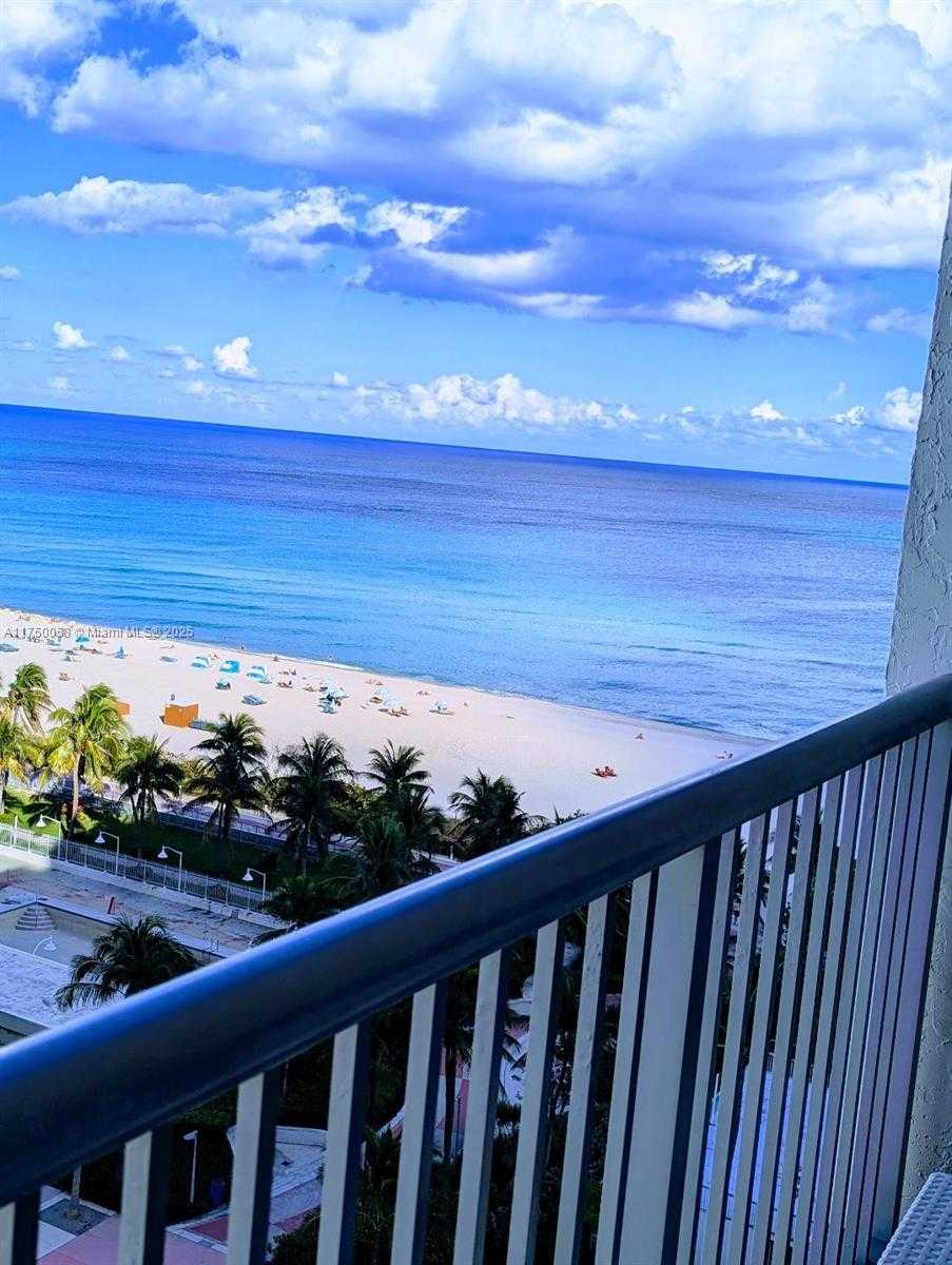 Small Image of 2655 COLLINS AVE #1505, Miami Beach Number 3