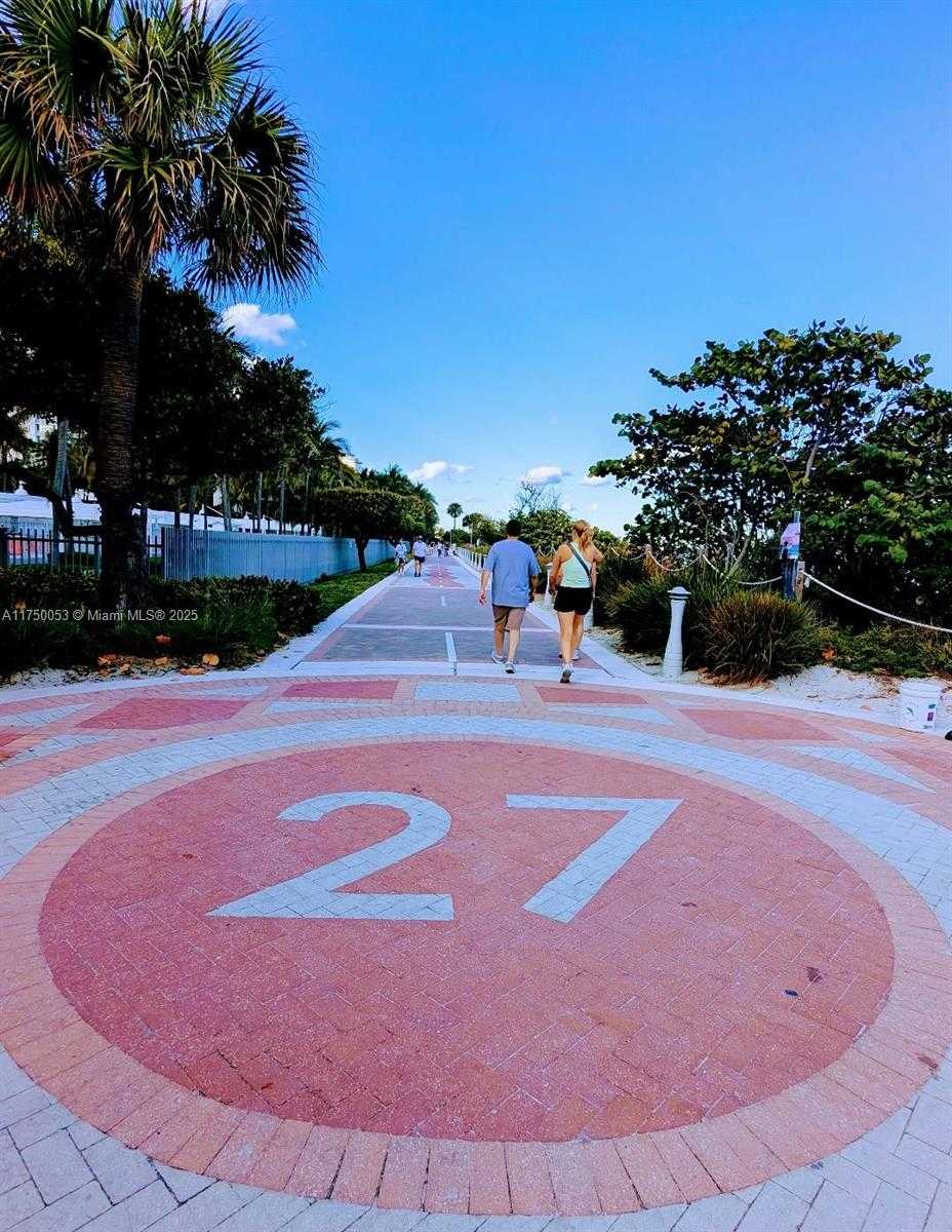 Small Image of 2655 COLLINS AVE #1505, Miami Beach Number 36