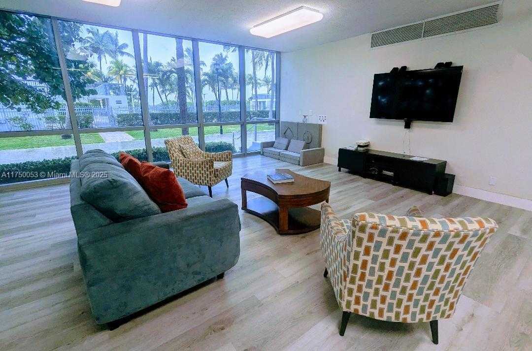 Small Image of 2655 COLLINS AVE #1505, Miami Beach Number 42