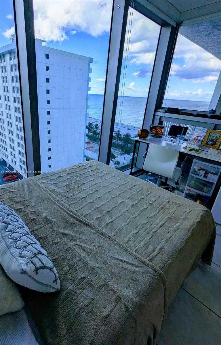 Small Image of 2655 COLLINS AVE #1505, Miami Beach Number 7