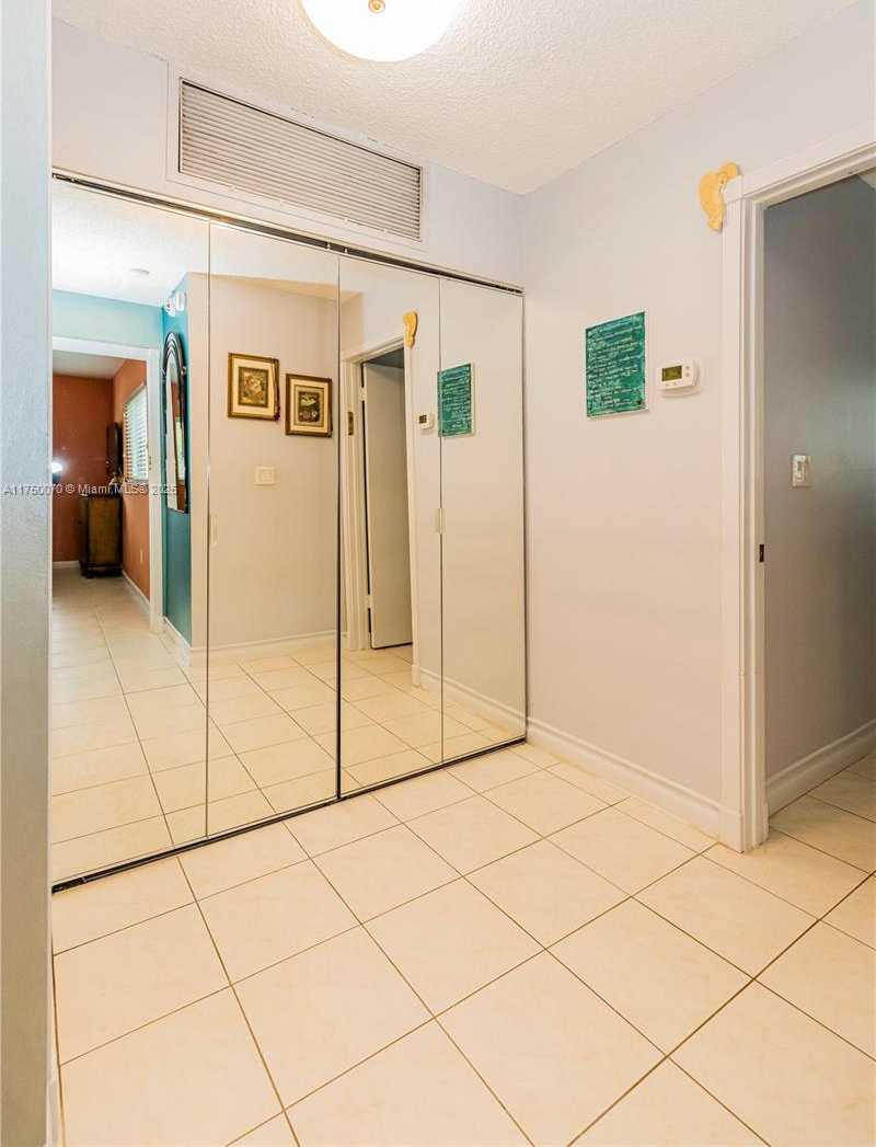 Small Image of 565 NORTH WEST 98TH AVE #565, Plantation Number 16